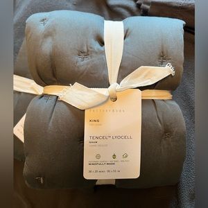 NWT - Pottery Barn Tencel Quilted Sham